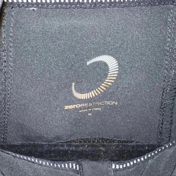 Zero Restriction Performance Golf Windbreaker Medium - Picture 3 of 6